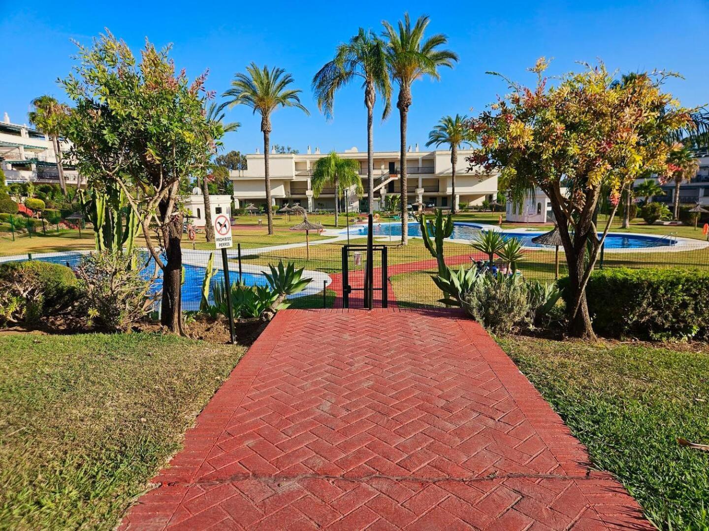 Apartment Lovely In Nueva Andalucia Pass The Keys
